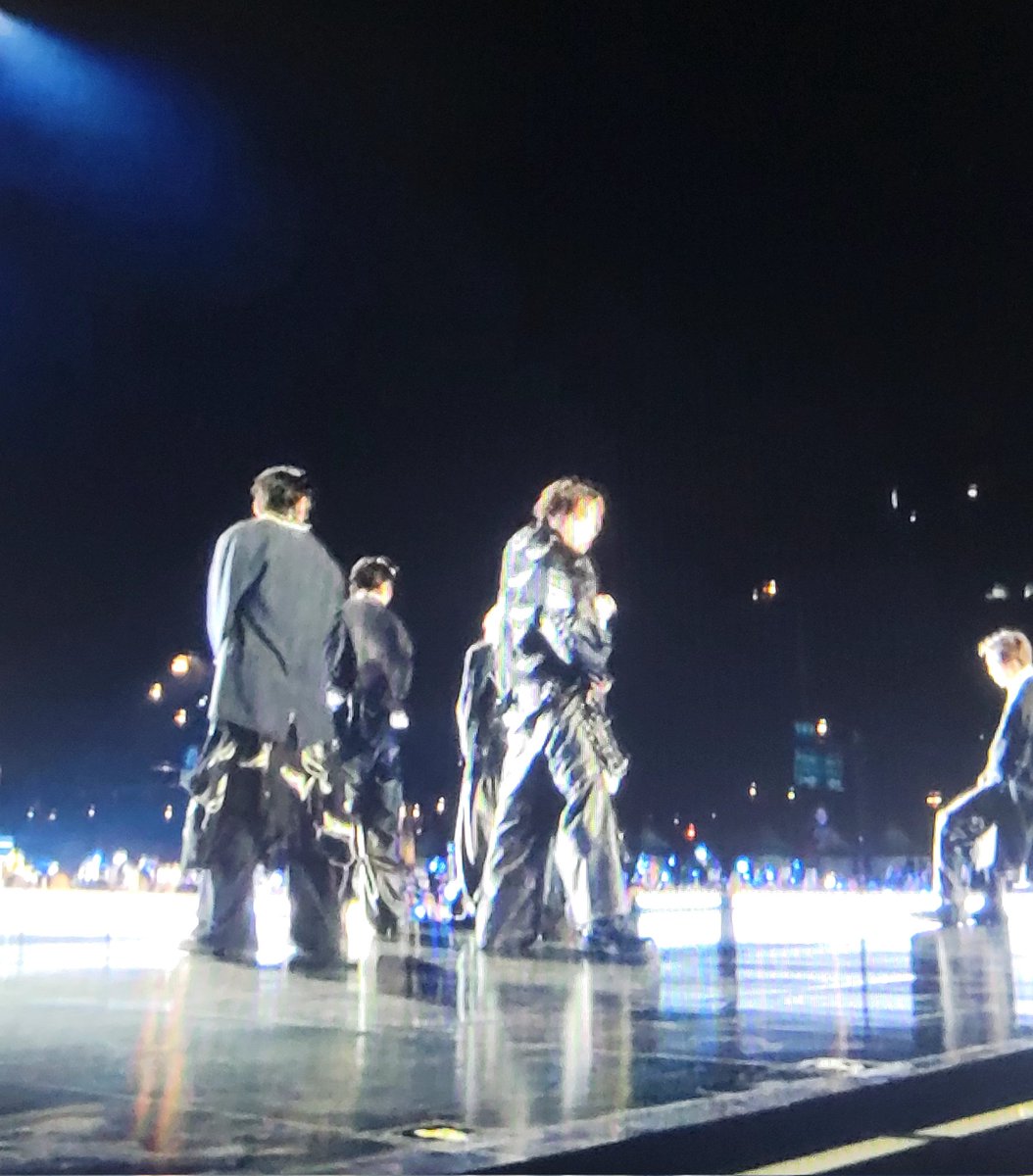 xo_jimim's tweet image. MIC DROP 0T7 IN 2026 BROOOOOOOOOOOOOOO

#BTSLIVEonNetflix