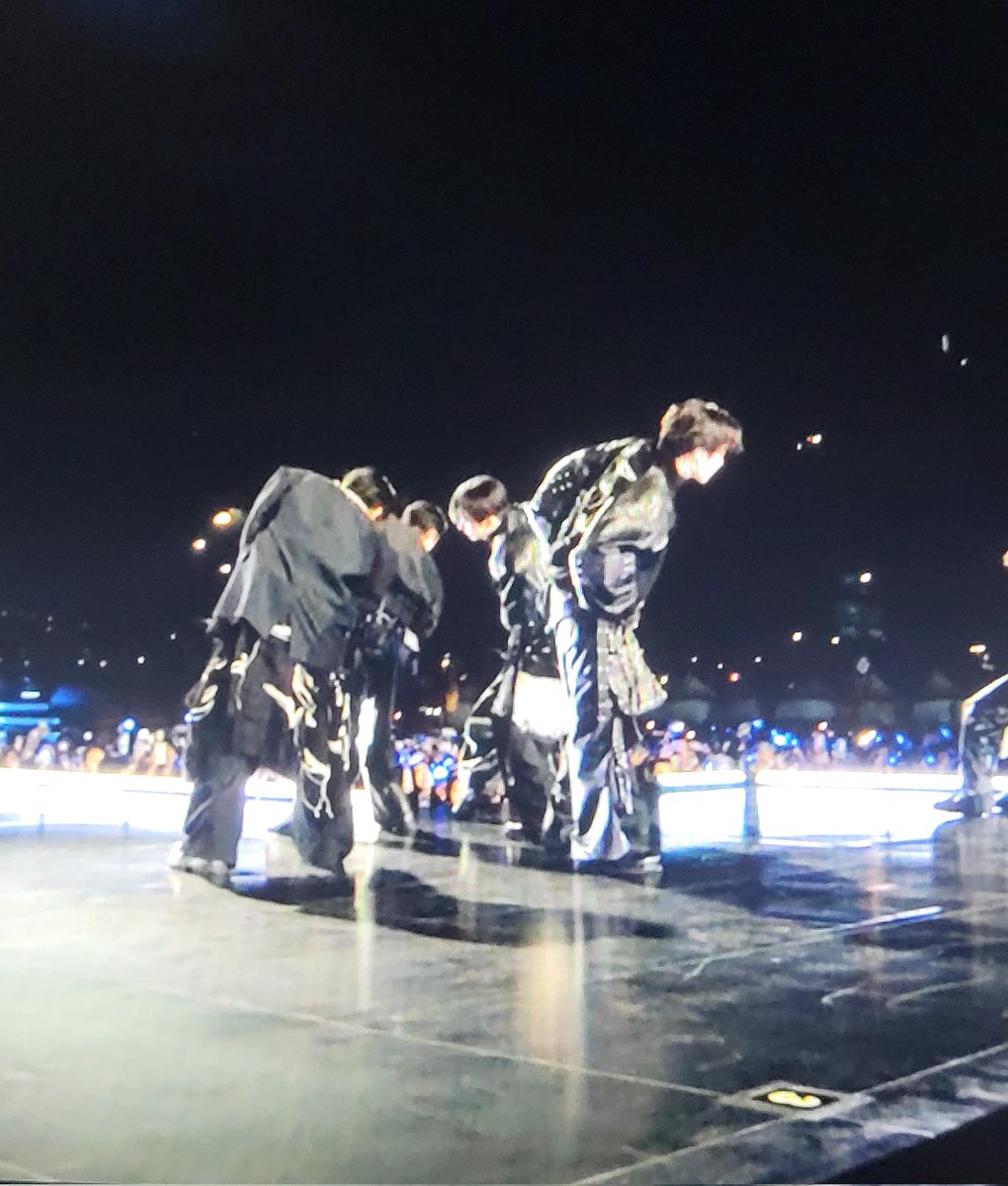 xo_jimim's tweet image. MIC DROP 0T7 IN 2026 BROOOOOOOOOOOOOOO

#BTSLIVEonNetflix