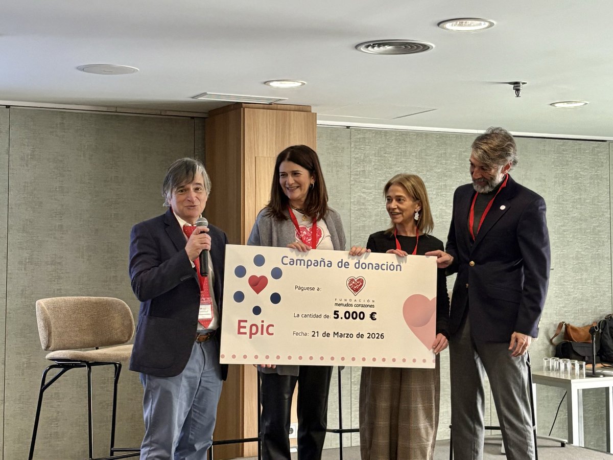 fundacionepic's tweet photo. Hoy compartimos, aprendemos y seguimos sumando latidos ❤️

Acompañamos la IV Jornada de Adultos con Cardiopatías Congénitas de @MenudosMenudos, un espacio de encuentro, apoyo e inspiración.

Desde Fundación Epic, nos hace mucha ilusión seguir colaborando un año más con esta iniciativa y, durante la jornada, hacemos entrega de nuestro cheque de 5.000 € para seguir apoyando la investigación y a las personas con cardiopatías congénitas y sus familias.

Queremos también agradecer a Menudos Corazones por organizar este encuentro y permitirnos ser parte de él.

Porque cada historia cuenta. Y cada latido, también. ❤️

#fundaciónepic #donación #investigación #salud #cardiovascular #cardiopatías #medicina #menudoscorazones