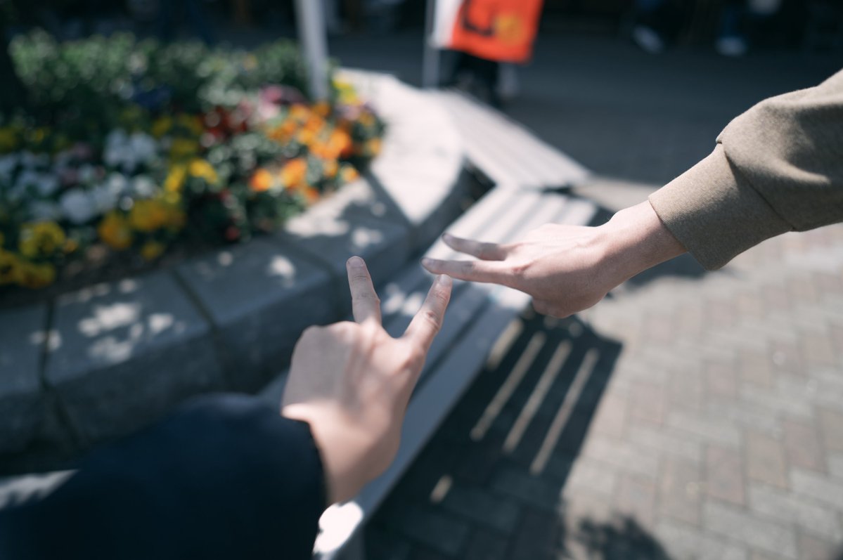 右のShiftキー tweet media