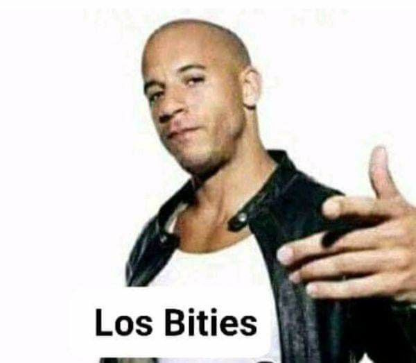 kaiforia's tweet image. SONÓ EL MICRÓFONO CUANDO YOONGI LO TIRÓ EN MIC DROP