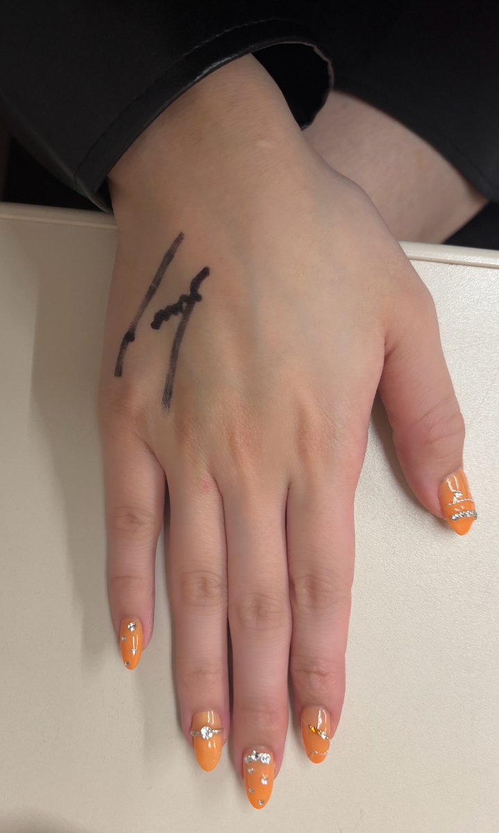 鈴。9等身バンビ tweet media