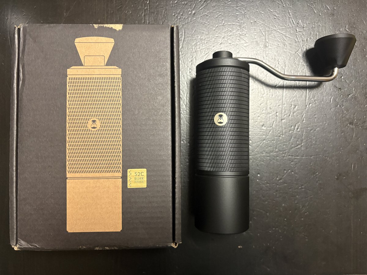 ｼﾛﾆｺﾌ tweet media