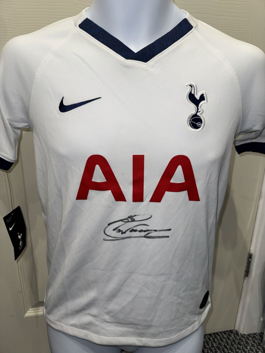 ItsSignedMemorabilia tweet media