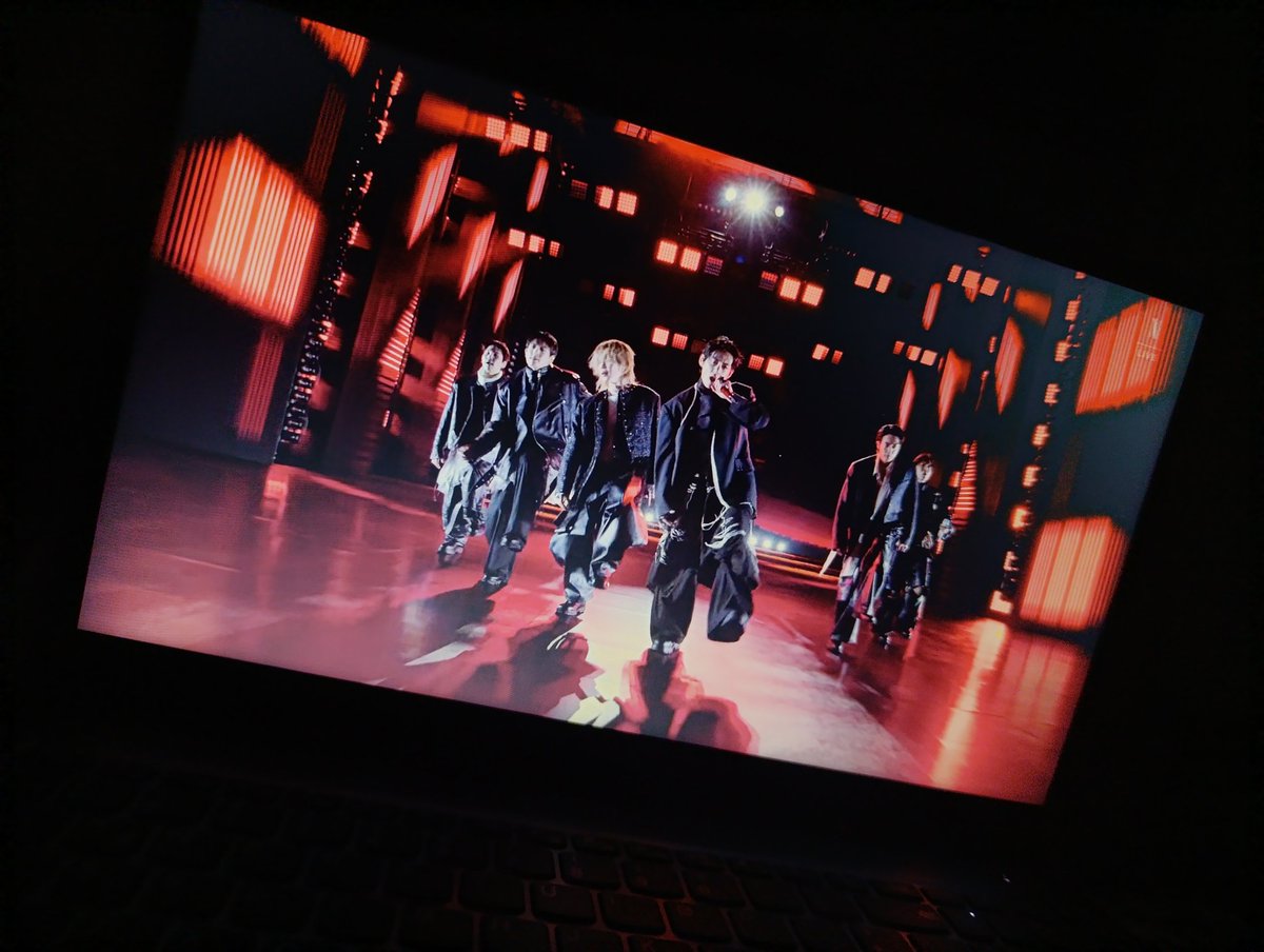 Físicamente en mi cama, mentalmente en Corea en el concierto de los #BTS 🥹🤩