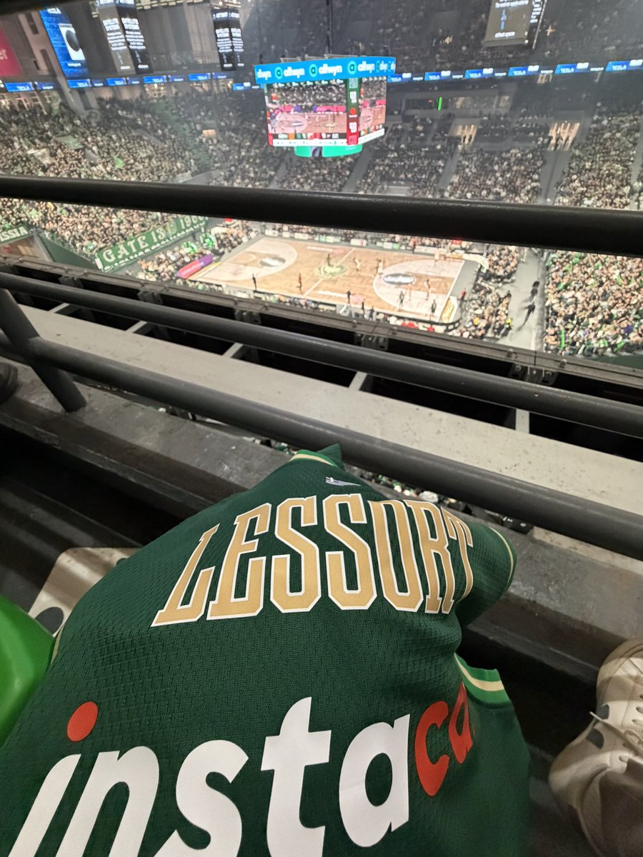 Uncle Jay tweet media