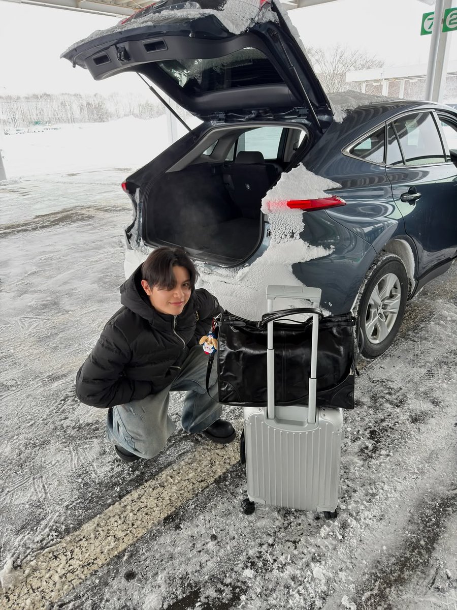 𝖤𝗌𝗍. tweet media