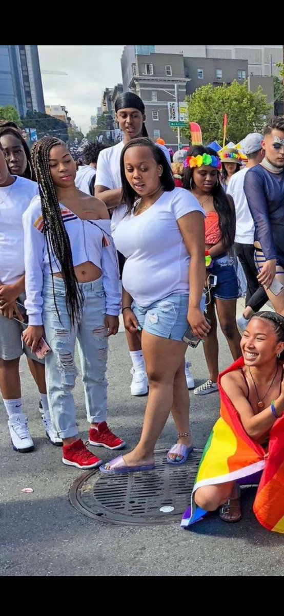 cfnm情報センター tweet media