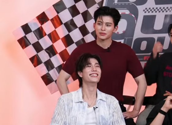 Chew ☾ tweet media