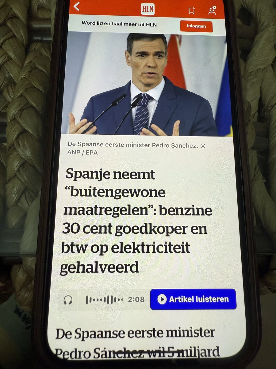 Kim Holland tweet media