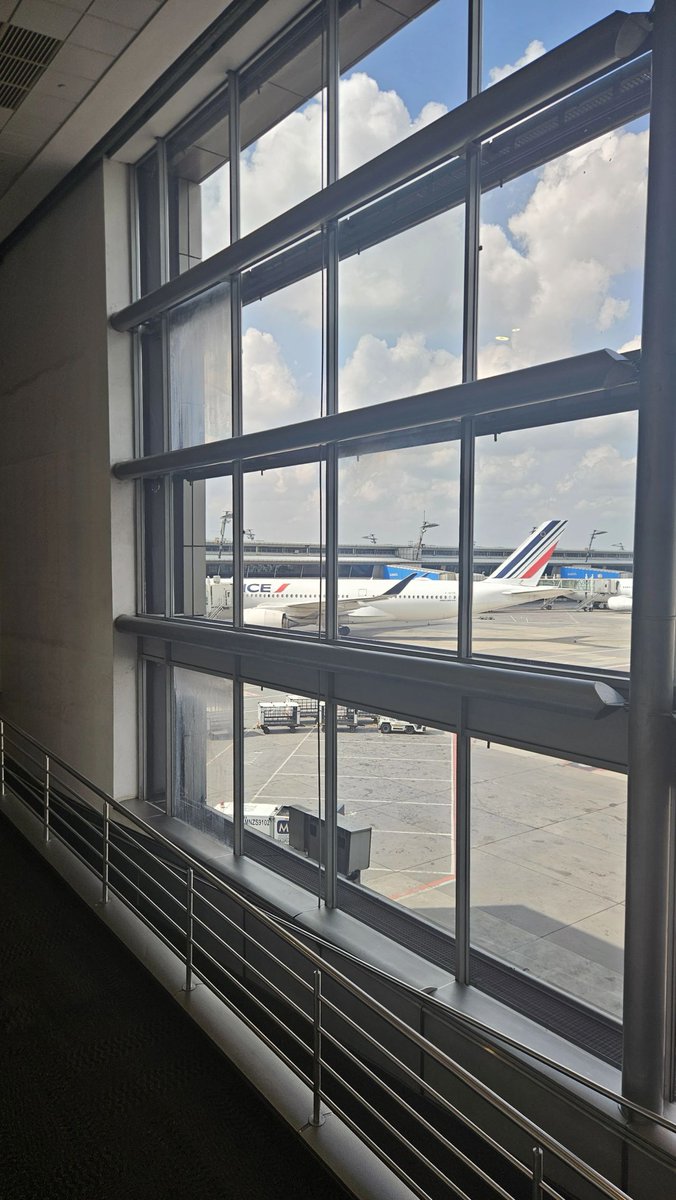 Gate7aviation's tweet image. Air France a accueilli 15 représentants de la presse et des médias basés à Johannesburg pour une expérience exclusive en coulisses de la classe affaires d'Air France. 
Au menu, plats gastronomiques , confort à bord de l'Airbus #A350 vaisseau amiral de la flotte #AirFrance,,