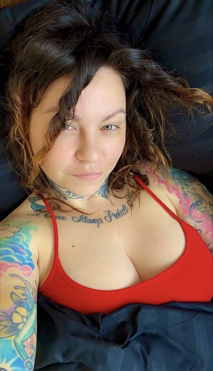 † H ᗩ Y ᒪ Ǝ Y  Ᏸ † tweet media