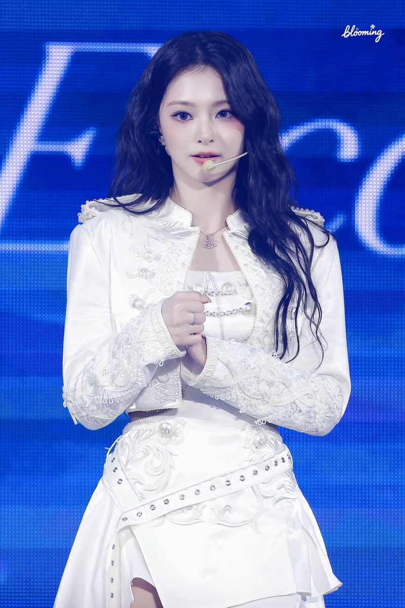 Blooming_F9 tweet media