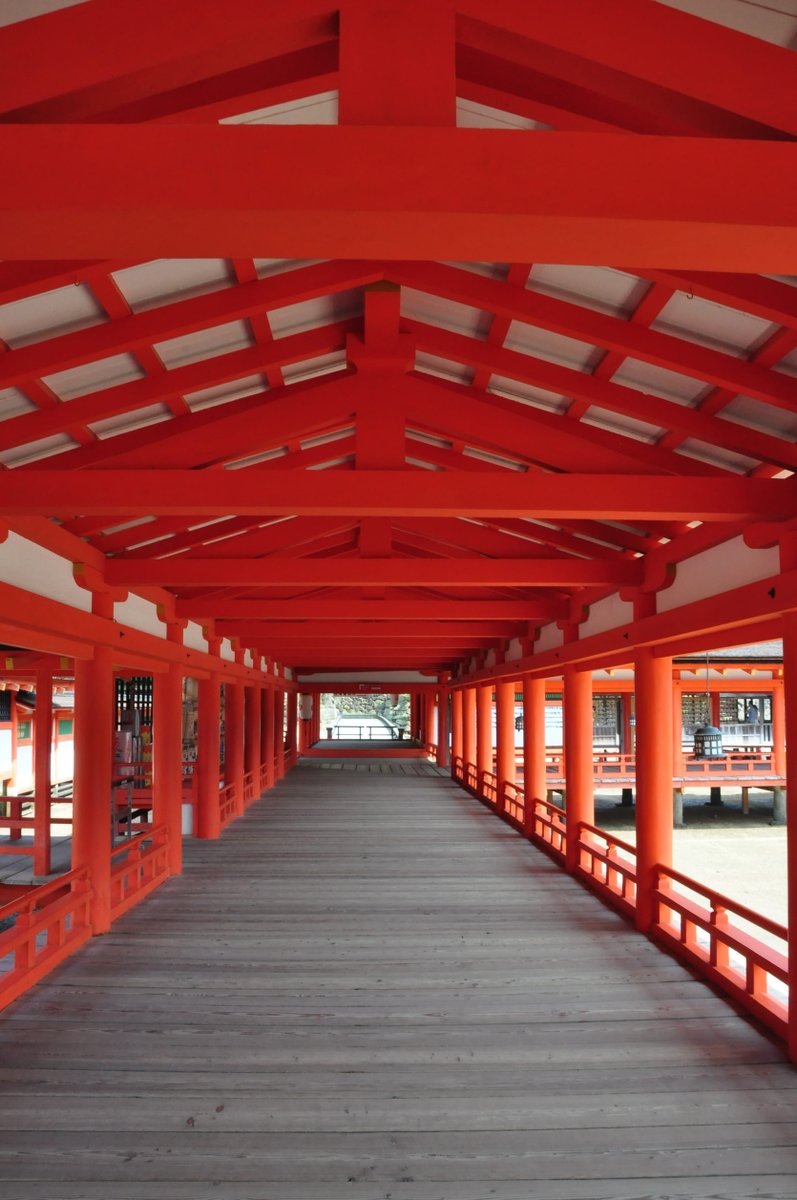 alanxelmundo's tweet photo. 🇯🇵⛩️ El Santuario Itsukushima, en Miyajima, es famoso por su torii “flotante” sobre el mar. Un sitio clave del sintoísmo y Patrimonio de la Humanidad en Japón. https://t.co/yrdIXXDsH8
