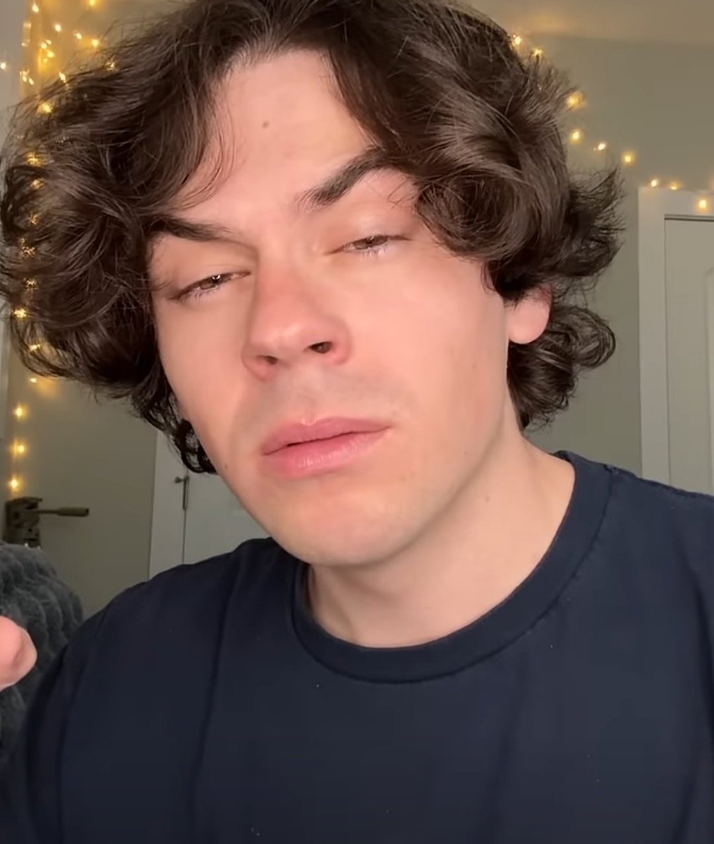 Default_13 tweet media