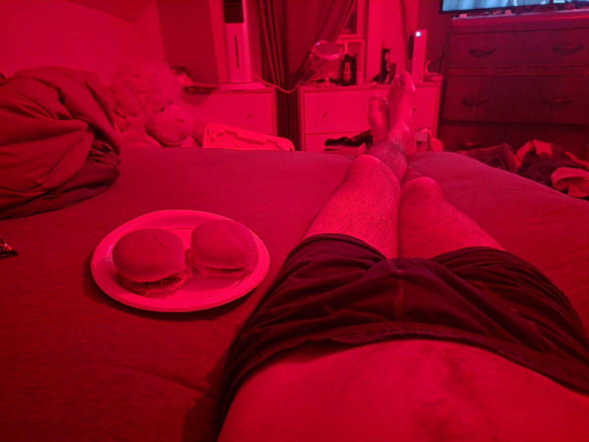 RayGexSetard's tweet photo. Y'all ever wanna eat sloppy joes naked in bed but yo nuts stank a lil too much to take your underwear off but not enough to make you want to shower??? https://t.co/1cD8fPYjsf