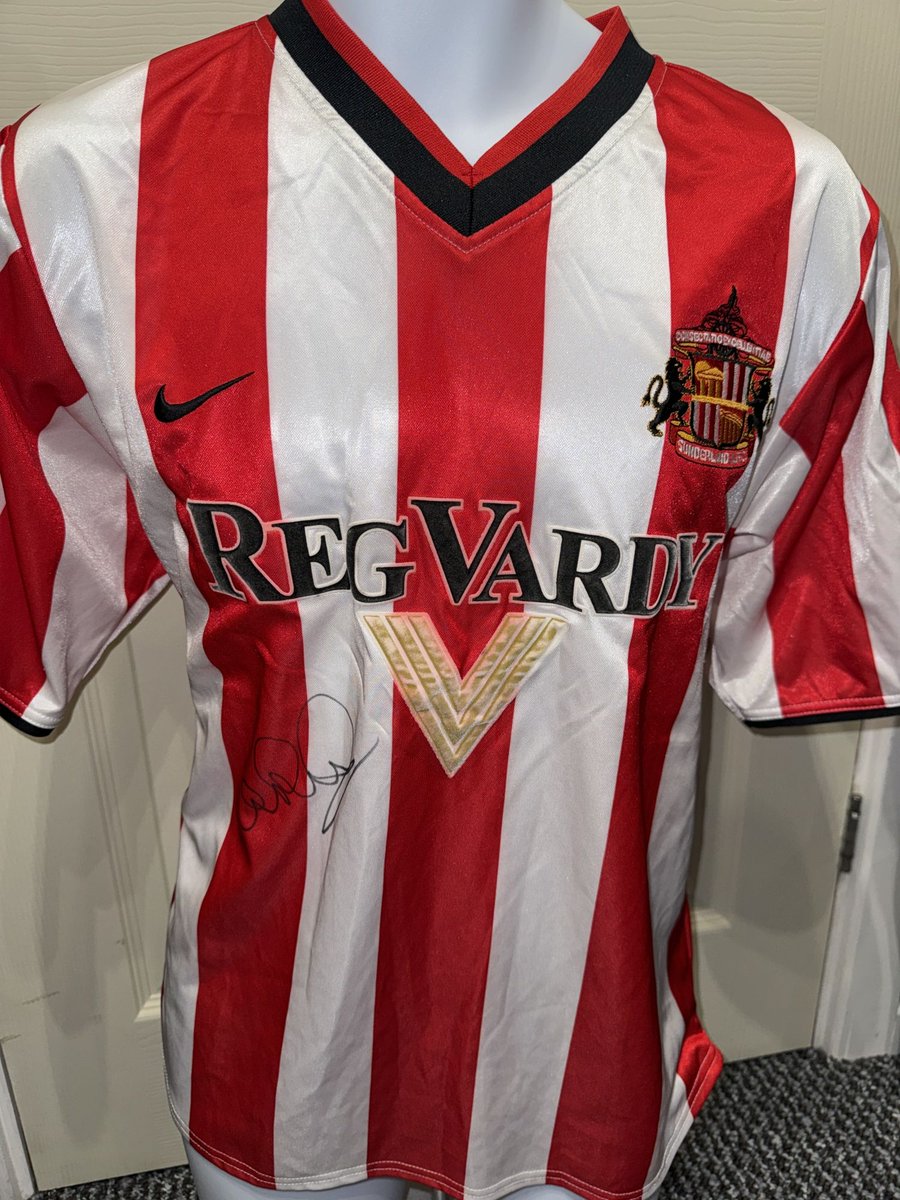 ItsSignedMemorabilia tweet media