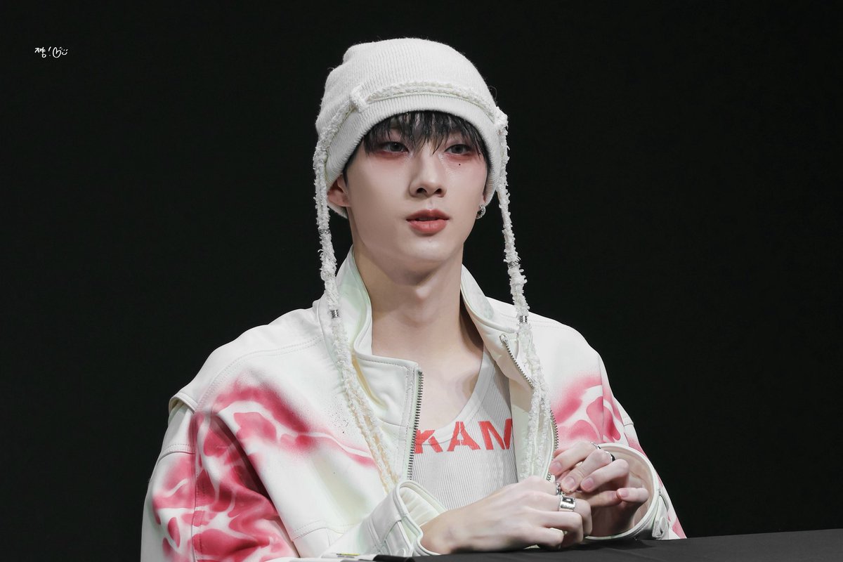 찍. tweet media