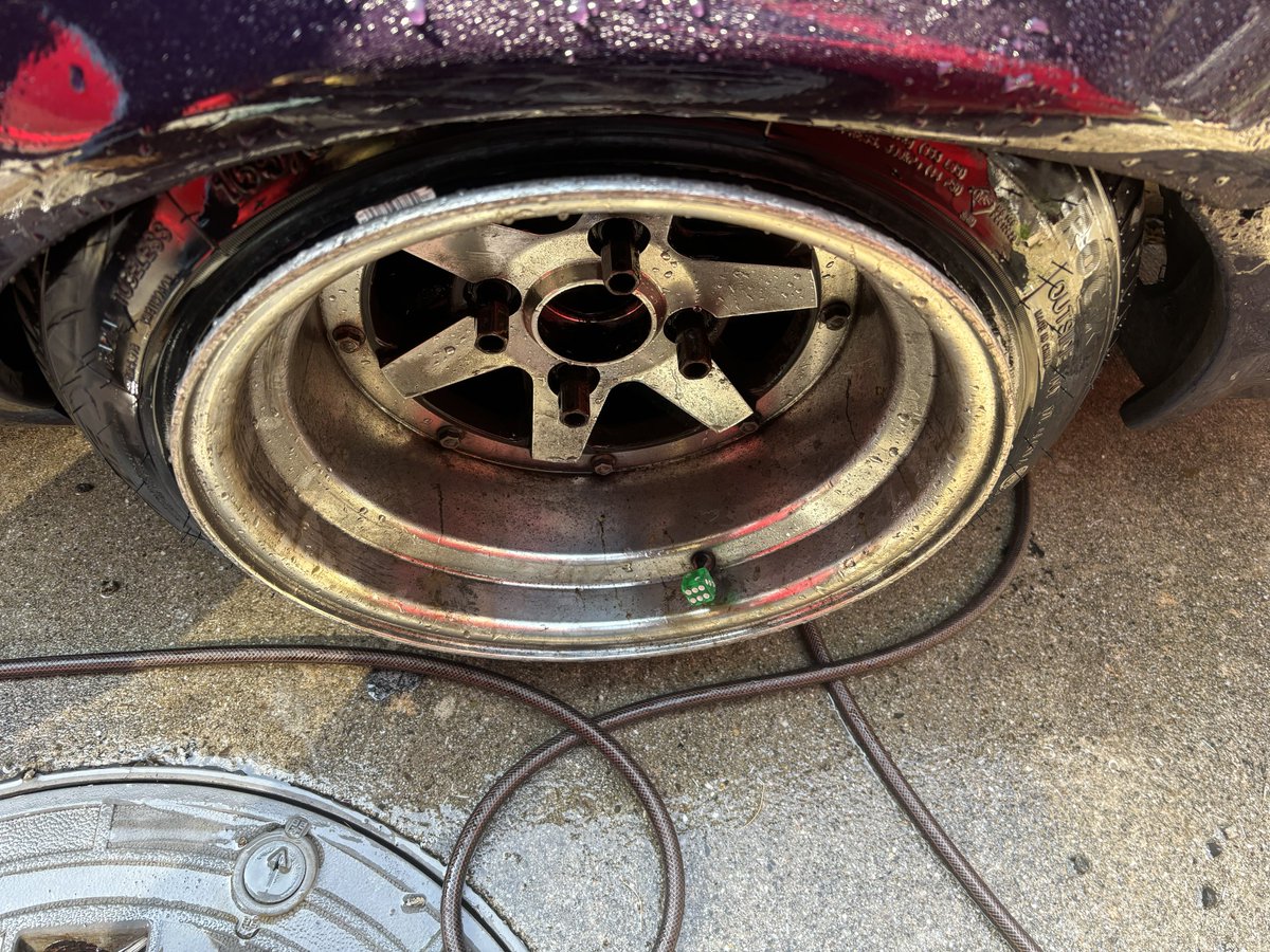 うがー tweet media