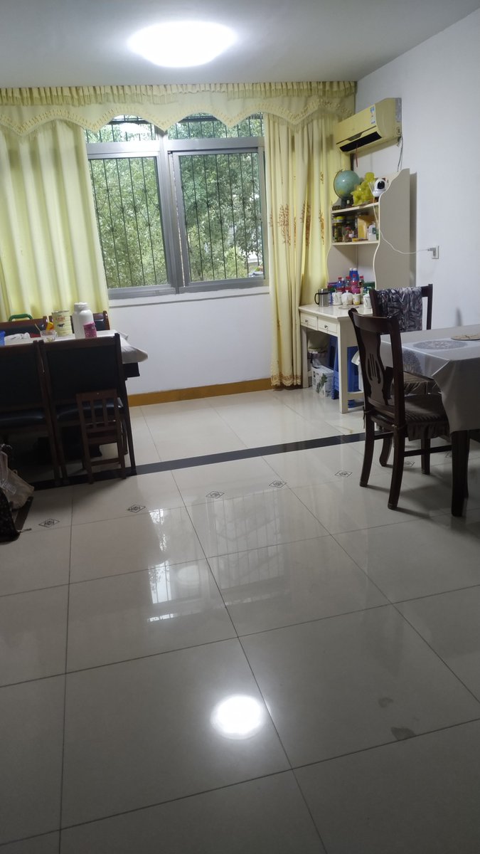 05312004176 tweet media