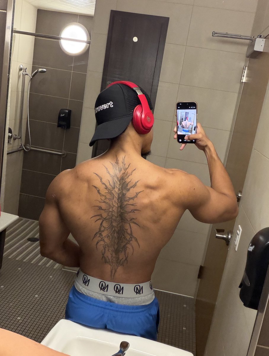 🦦Quennell Mitchell 🦦 tweet media