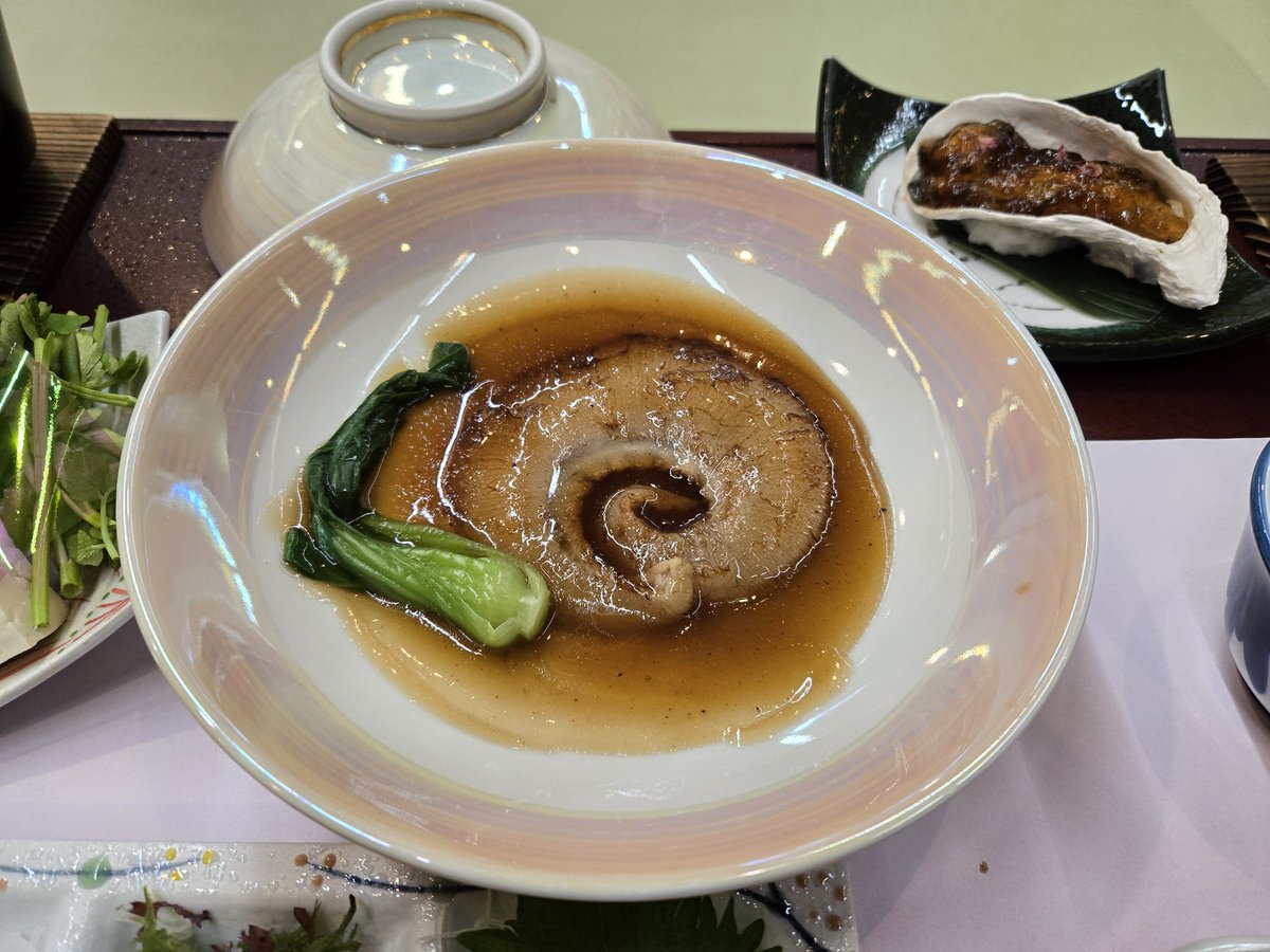 フカヒレステーキとメカしゃぶで気仙沼グルメを堪能
メカジキ本体よりわかめしゃぶがついてきたのが嬉しかったかもしれない 