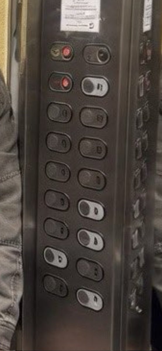 DrAdil65's tweet photo. @yojulianalvarez Servía únicamente para ir a planta baja, no? https://t.co/47UxmxTkGh