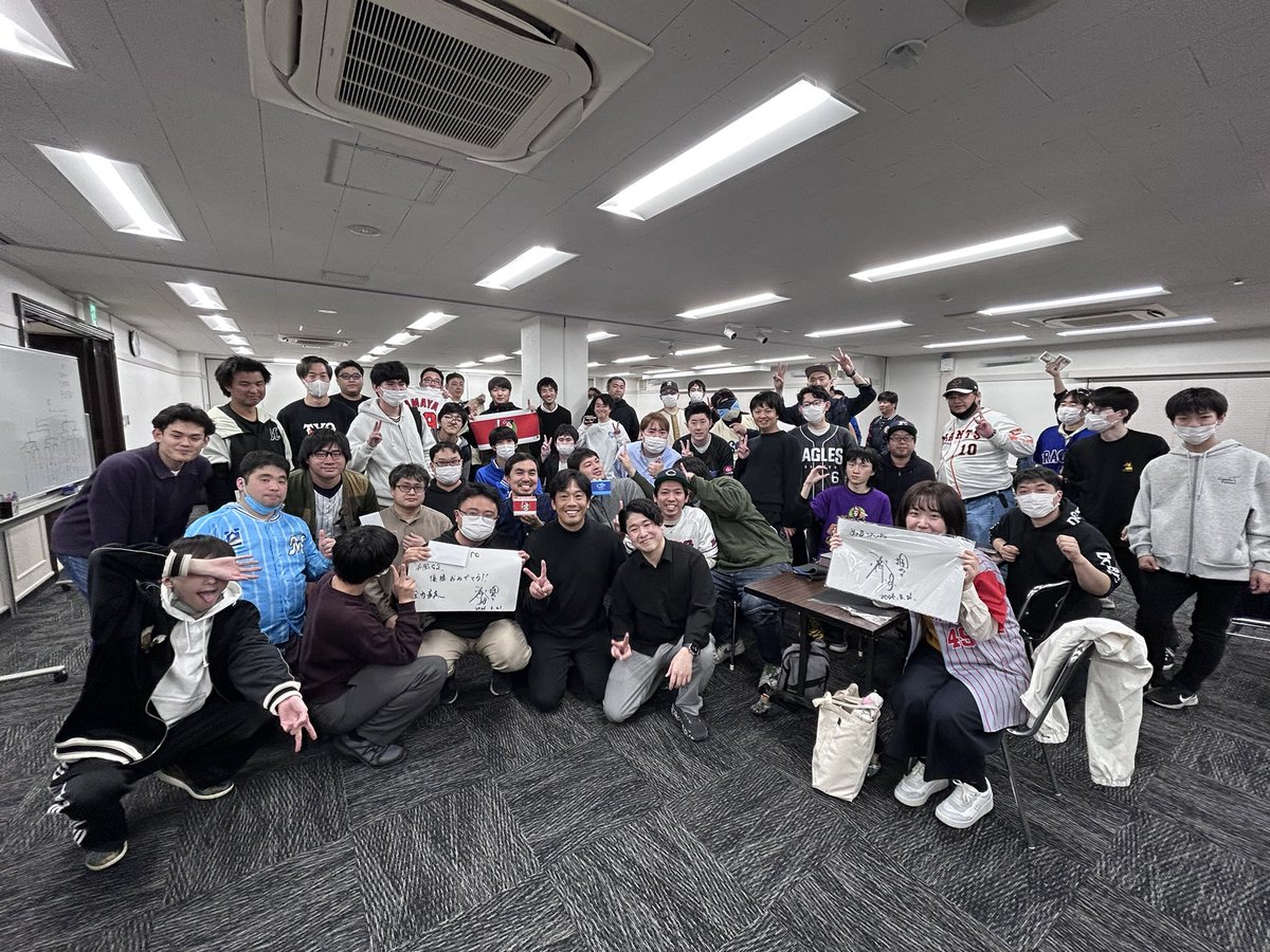amaya_49's tweet photo. 『HAMAKAZE CS』ゲストで呼んでいただきました🙋🏻‍♂️
久しぶりのドリオでしたがやはり面白い！！
もっともっと盛り上がれ〜〜〜
#ドリームオーダー
#大会出たいなぁ https://t.co/mxO1ZjJHfz