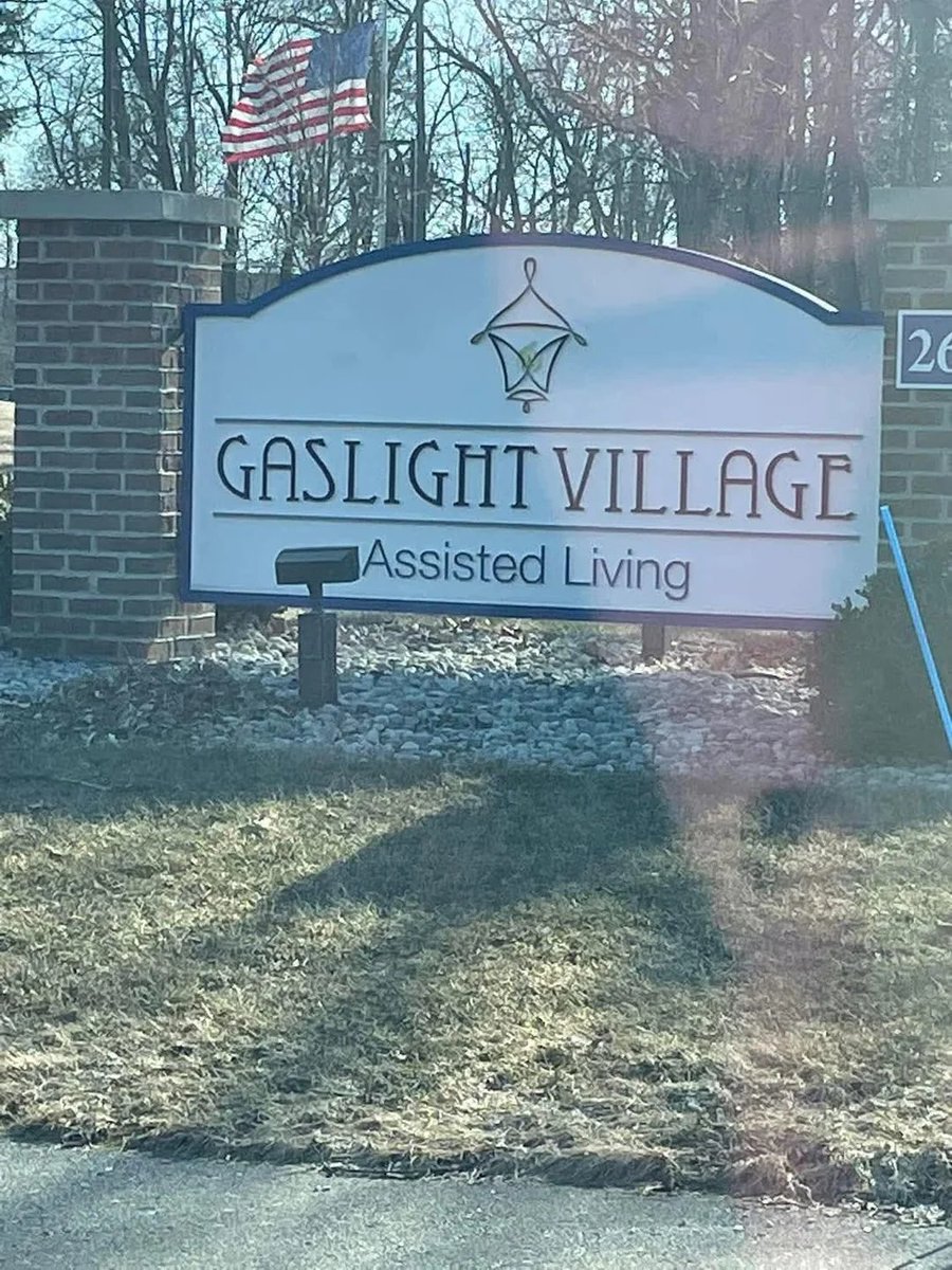 Molly Ploofkins tweet media