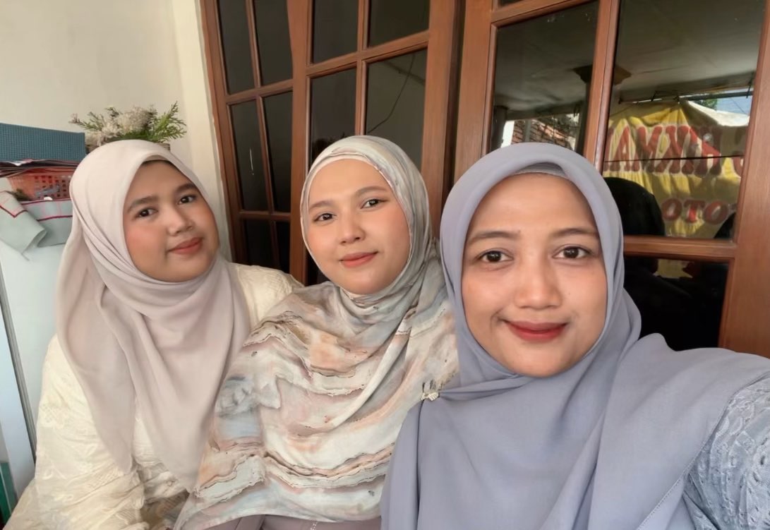 salmayw's tweet photo. 2011 &amp; 2026
minal aidin wal faidzin🙏🤍 https://t.co/2BtwWHLvVJ