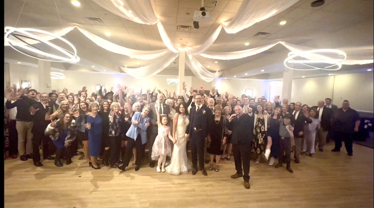 djjoebarnes's tweet photo. Happy Anniversary Mr. &amp; Mrs. Celmer!

https://t.co/VSnjQYa7WR https://t.co/lc489D5raN