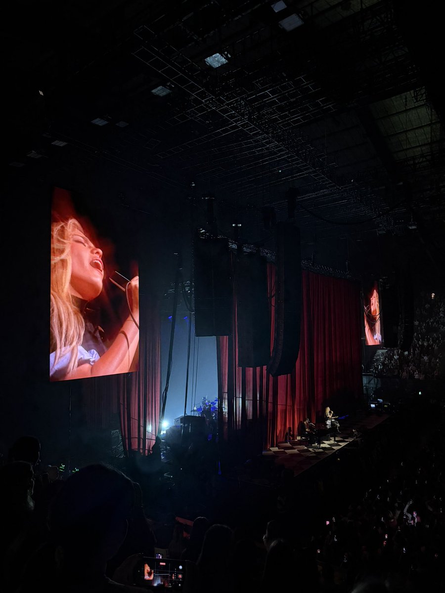 jade 🧡 tweet media