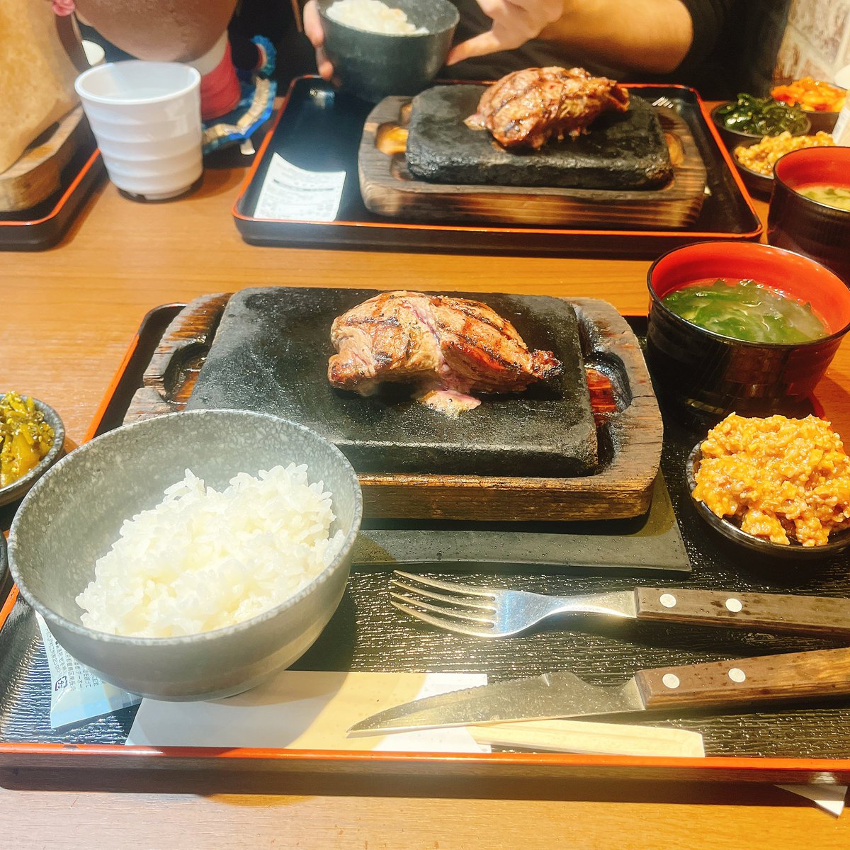 mionahonami's tweet photo. 今日の晩御飯ステーキ！ https://t.co/to9xlNGfld