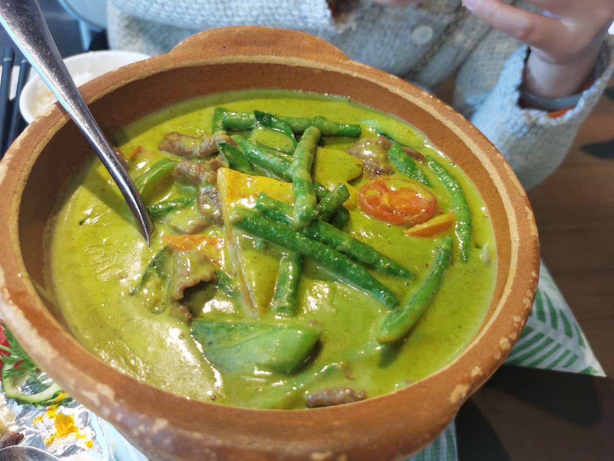 dias373's tweet photo. Taste the world in one bite! Try our Thai Green Curry—creamy coconut milk, zesty lime, and tender veggies (or chicken) for a flavor explosion. Spicy, sweet, u0026 unforgettable. Grab yours today!  #ExoticEats #ThaiCuisine https://t.co/GbhsbOYToJ