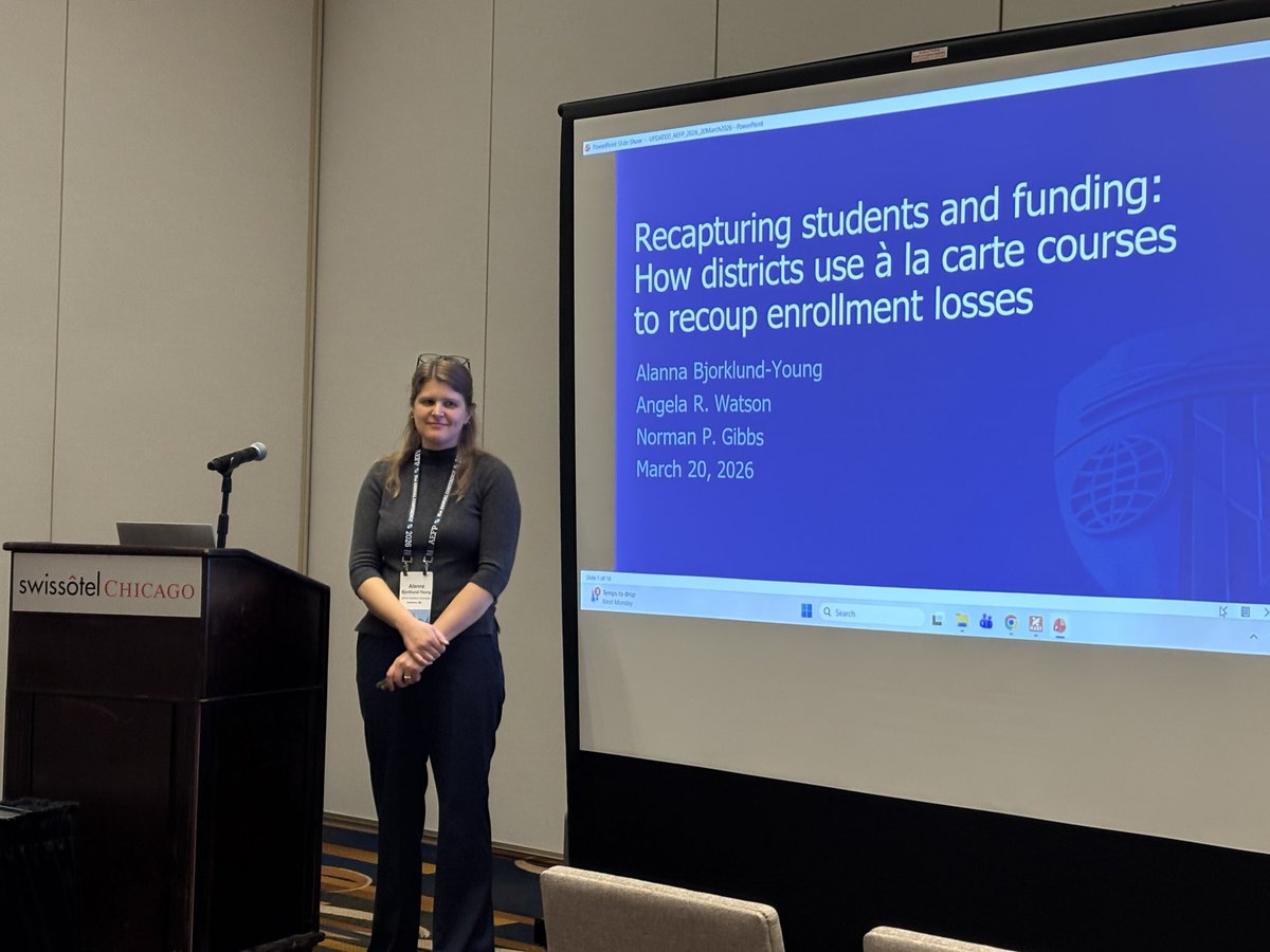 Angela R. Watson tweet media