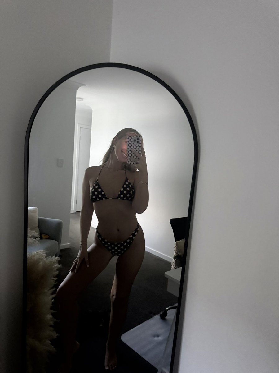 Goddess Olive tweet media