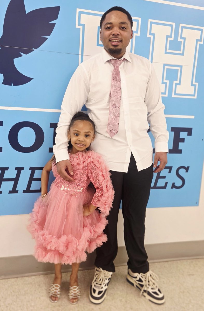 FathersF4's tweet photo. Baltimore City Fathers, with there daughters, unbelievable night honoring there daughters. 📸💐❤️🤍💙🖤 https://t.co/w50qvtUVdL