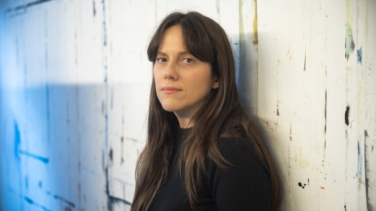 RTVECatalunya's tweet image. ⚡ @annaclerp entrevista l'artista Bea Sarrias

🗣 Es defineix com una addicta al treball, perquè la seva feina és el seu hobby. "El meu problema és que sempre tinc un boom d'idees i em falten mans".

👀 #Noms propis demà 15h a #La2Cat i a RTVE Play
🔗 rtve.es/n/16989408