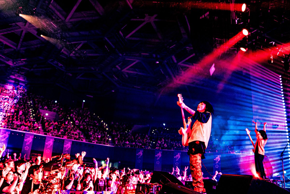 夕日௵ tweet media