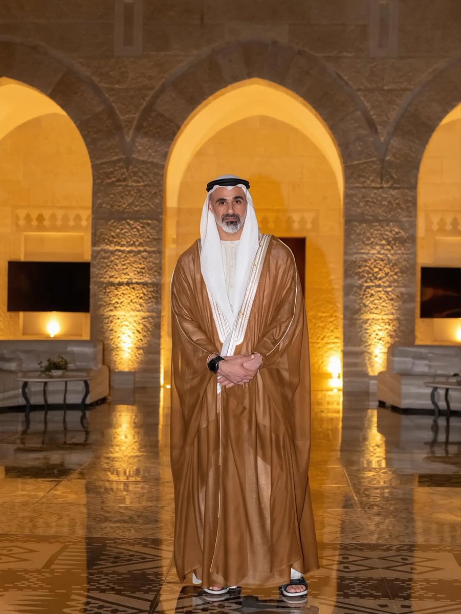 x_uae71's tweet photo. ولي العهد 🤍 https://t.co/KdCfs52a1d