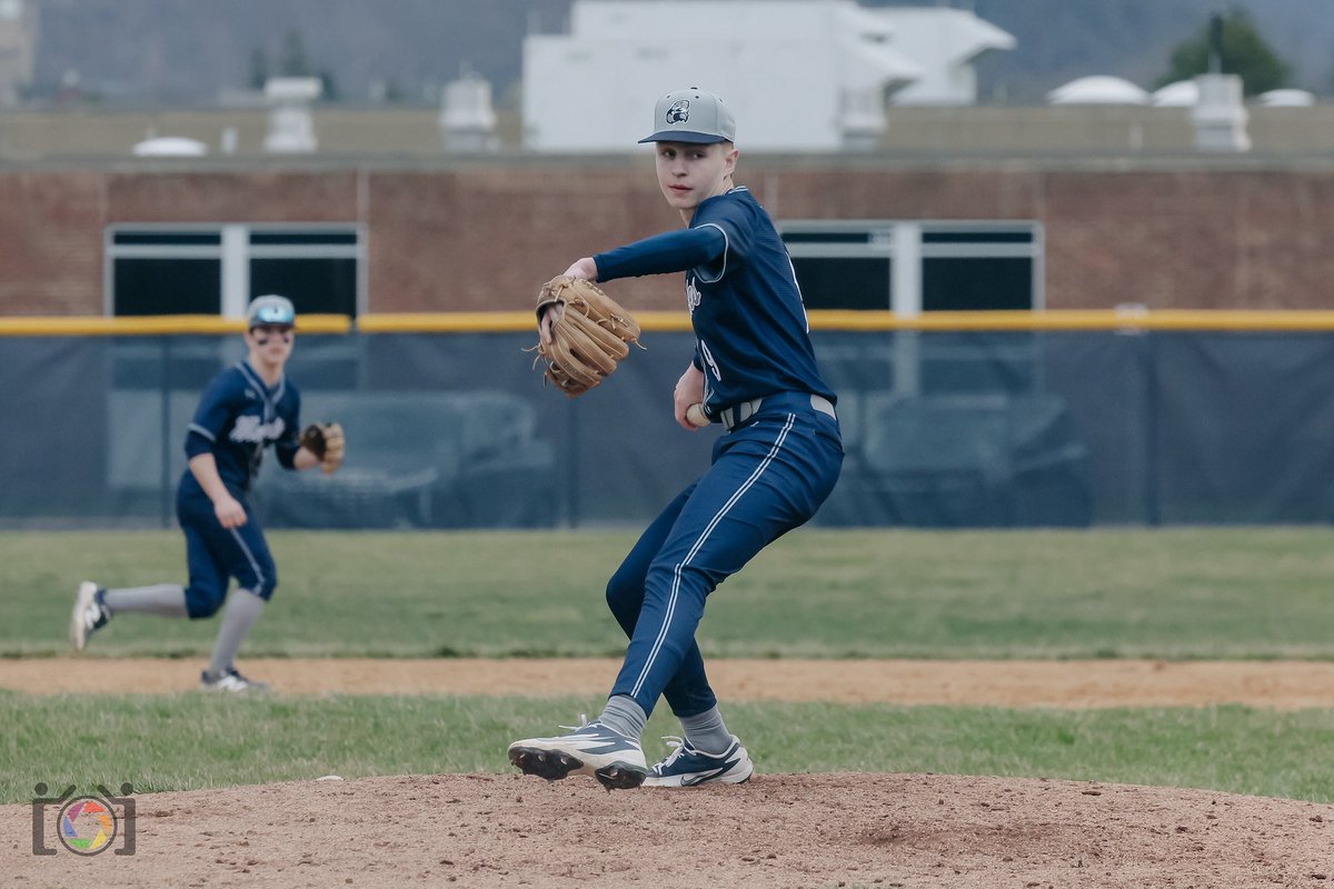 WarrenRafferty9's tweet photo. First Varsity game of the year. 1 IP, 1 H, 1 K, 0 BB, 0 Runs Allowed. 1-1 at the plate with an RBI single and run scored. https://t.co/CvIgMwiwOA