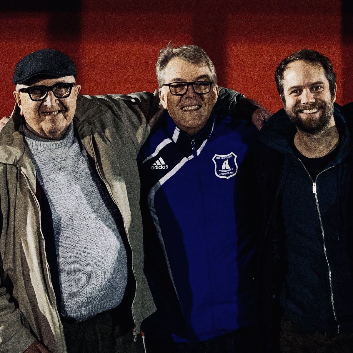 BUDIGGLE's tweet photo. Live commentary with TNT, Terry, Nigel &amp; @tomlorenzo76  Vs. @NewmarketTownFC in @IsthmianLeague cutting edge analysis &amp; punditry from 3pm!😂⛵️🫣 https://t.co/wD817vr7HS