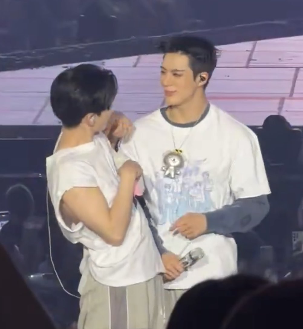 ชีชอบเจโน่ผมสั้นจริงๆ ลูบผมตรงที่เจโน่ไถข้างไม่หยุด แฟนหล่อชีภูมิใจ