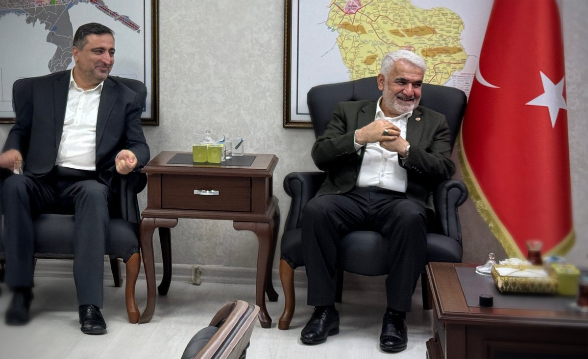 Genel Başkanımız Sayın Zekeriya Yapıcıoğlu, Batman İl Başkanlığımızda düzenlenen programda hemşehrileriyle bayramlaştı.