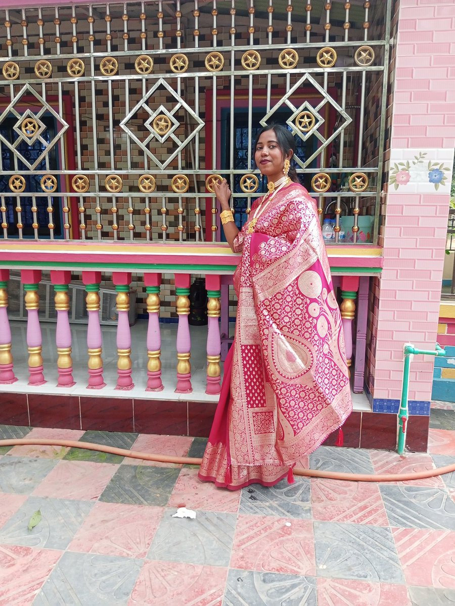 MonnySelina's tweet photo. সকল ভেদাভেদ, হিংসা বিদ্বেষ ভুলে ভালোবাসা ছড়িয়ে পড়ুক সবার মাঝে, আমার সকল শুভাকাঙ্ক্ষীদের পবিত্র ঈদ-উল-ফিতরের শুভেচ্ছা। 

ঈদ মোবারক 🌙 https://t.co/9Lu8oylhkJ
