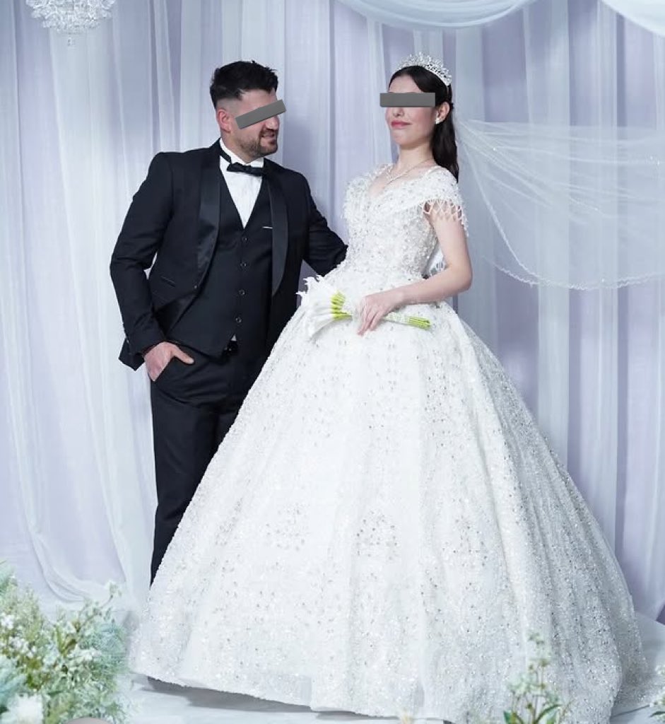 今年日本で結婚式を挙げたクルド人です。
どうみても難民ではありません。難民であると嘘の申請をして、アンカーベイビーをこさえて、子供を理由に在留資格を出させたクルド人が多数いるため、我も我もと未だに押し寄せています。
難民申請が嘘だった外国人の在留資格を無効にし、国に帰らせましょう。