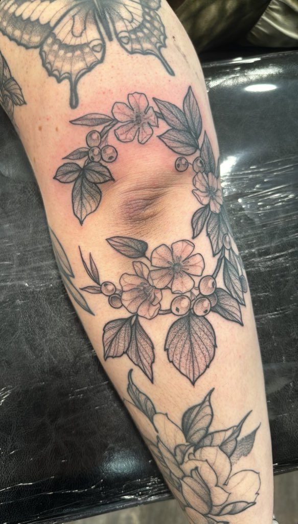 𝖑𝖆𝖚𝖗𝖊𝖓 ☠︎︎༒︎𖤐༒︎☠︎︎ tweet media