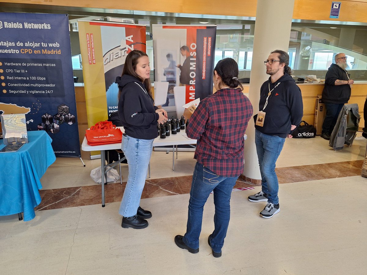 LareiraConf's tweet photo. @Gradiant listos para recibiros! #LareiraConf26 https://t.co/PsF9zbboaE