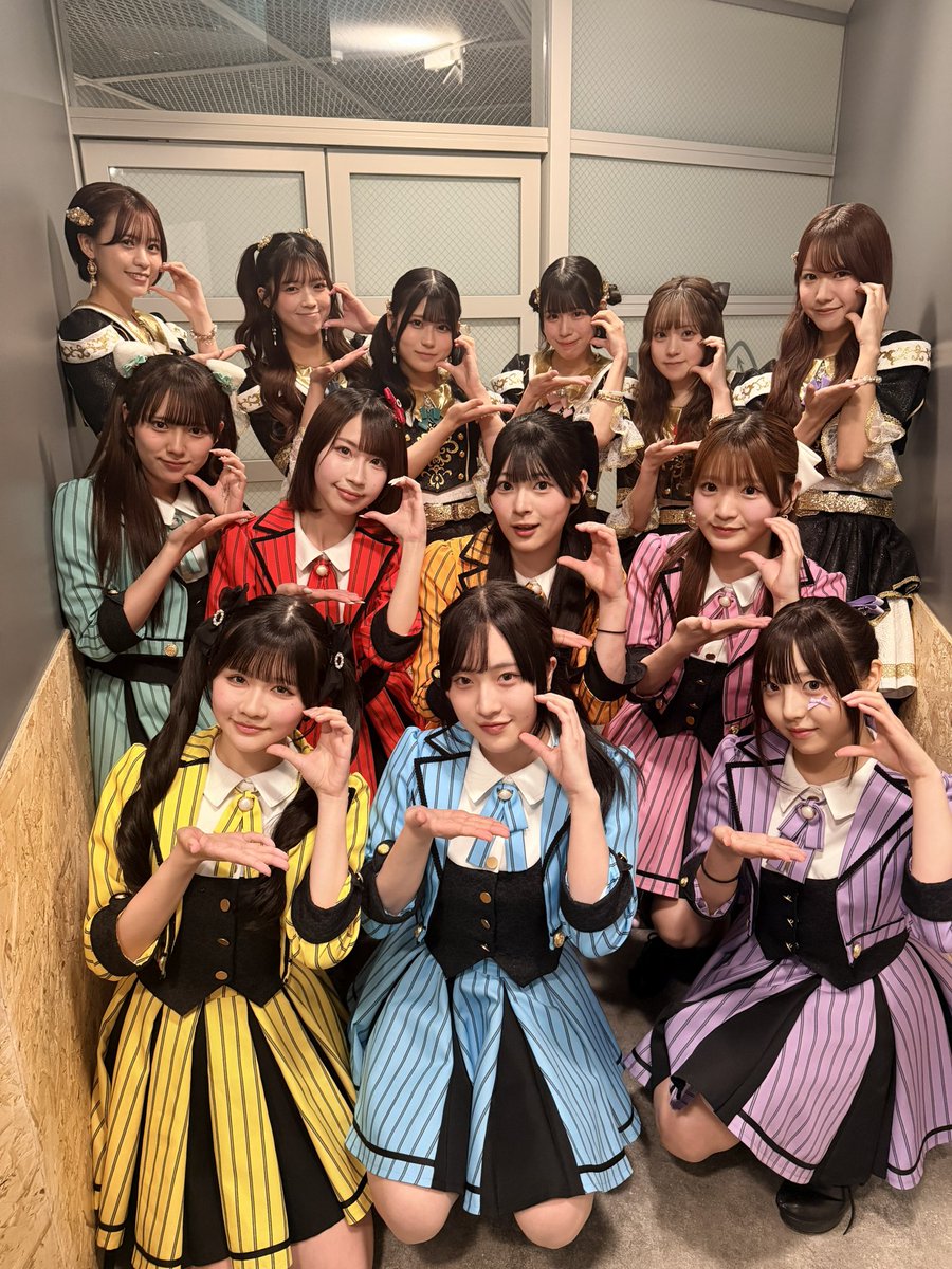 【公式】シャルロット_official tweet media