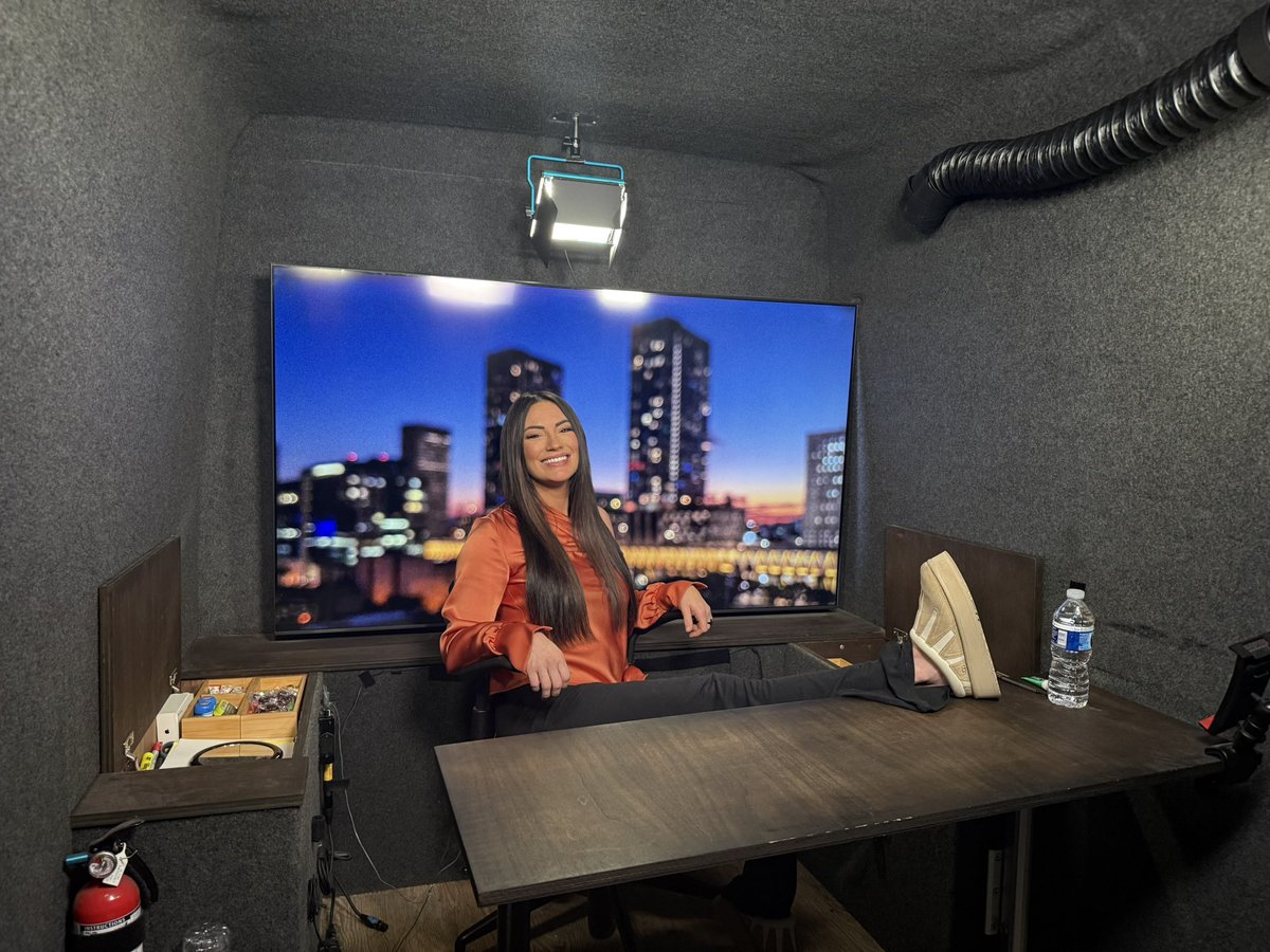 Jillian Anderson tweet media
